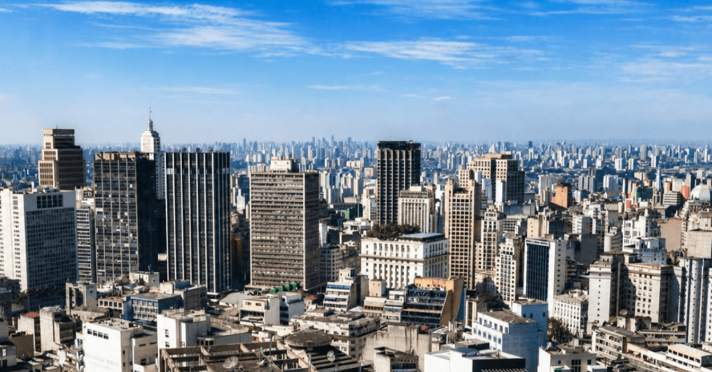 O Sampa Sky, atração localizada a uma curta caminhada cultural ou rápida corrida de app do Hotel Castelar, possui vistas instagramáveis da capital paulista.